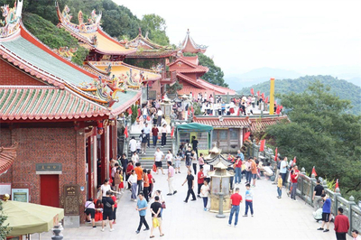 漫步洛陽橋 、徜徉仙公山 國慶黃金周洛江各景區游人如織